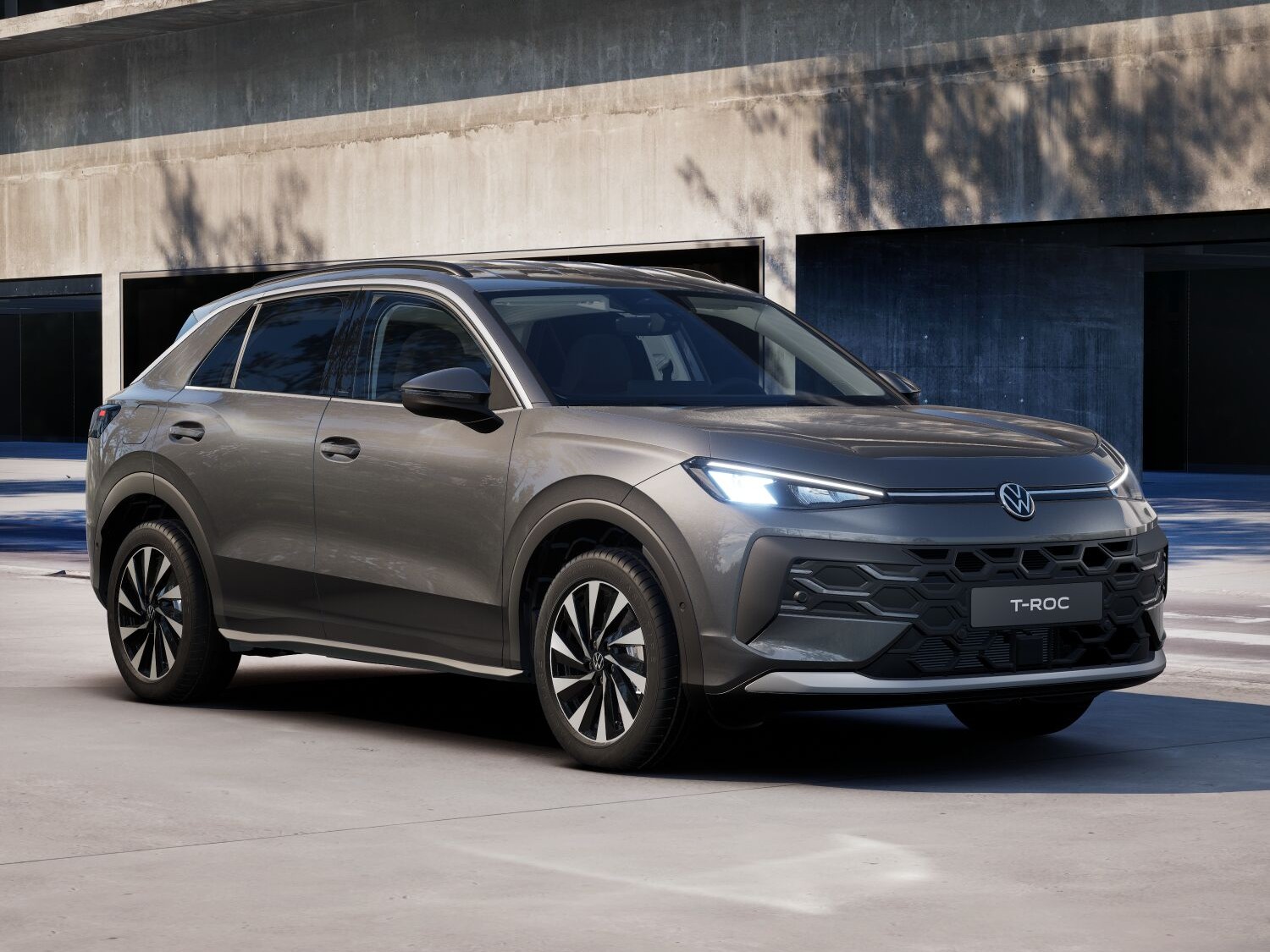 Abbildung Model Der neue T-Roc Life 1.5 eTSI