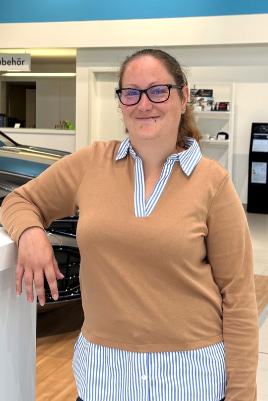 Anna Schwisow, Serviceassistenz VW/Audi bei Autohaus Meyer Tostedt