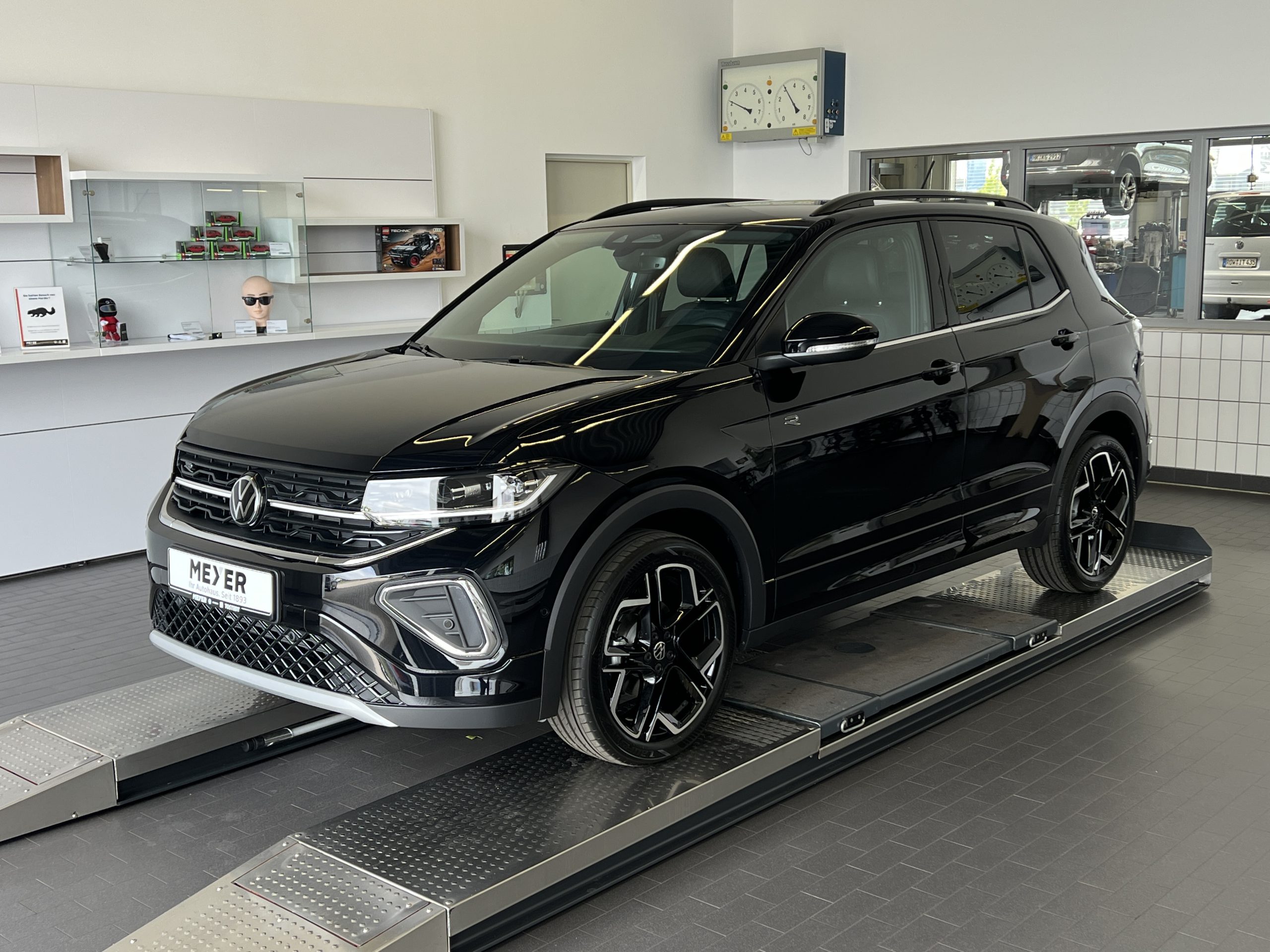 Abbildung Model T-Cross R-Line 1.5 TSI DSG